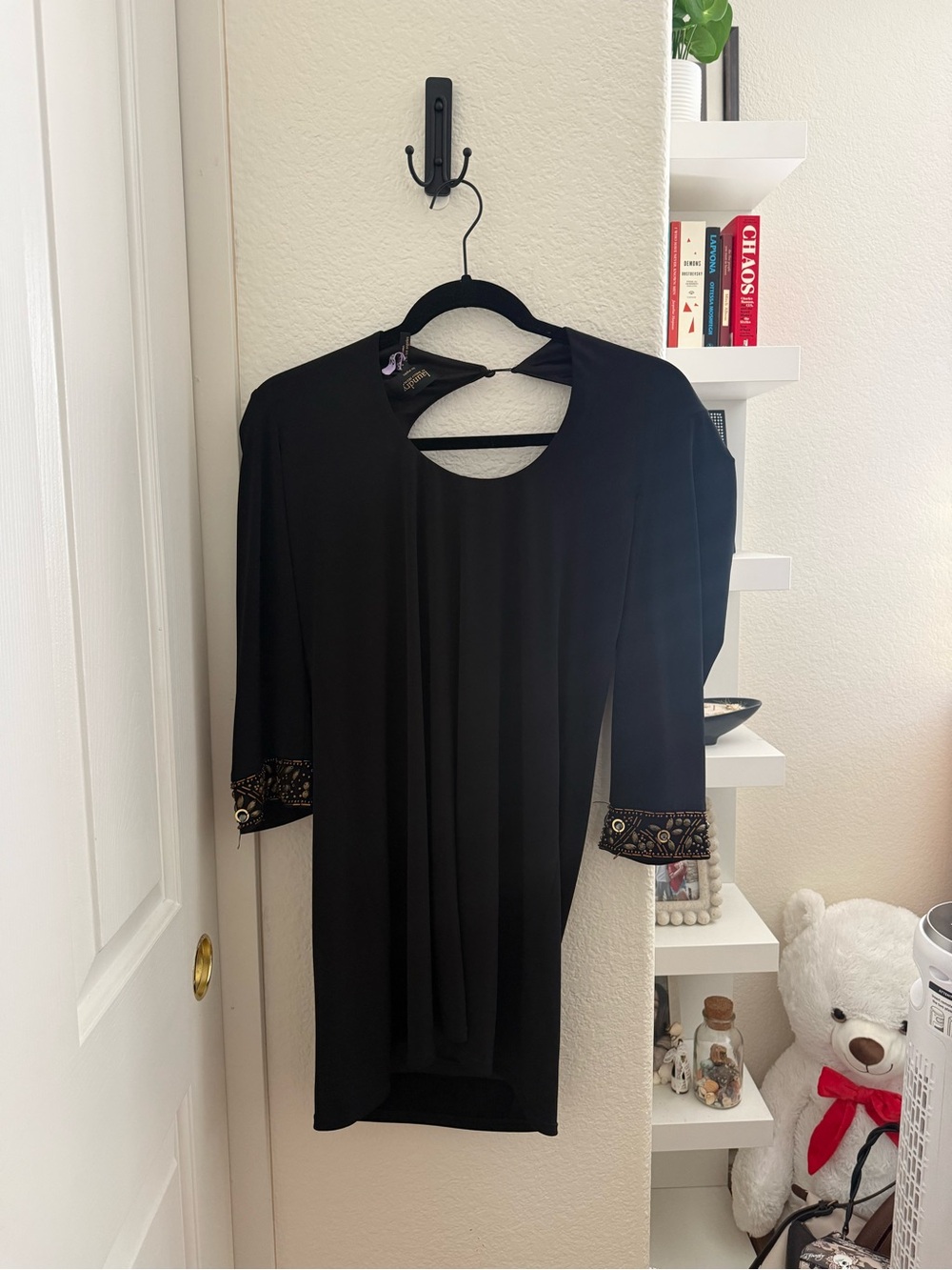Laundry By Shelli Segal Black Sleeveless Dress with Branded Neckline